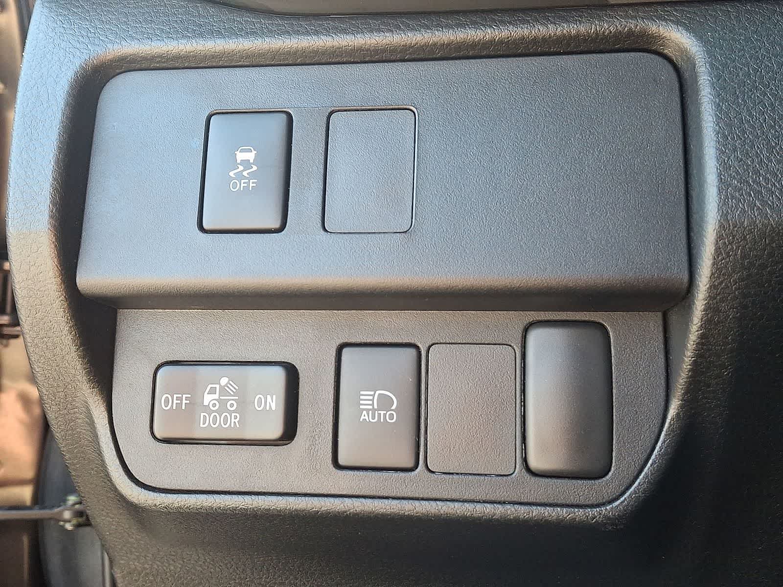 Thumbnail: 2023 Toyota Tacoma - 24