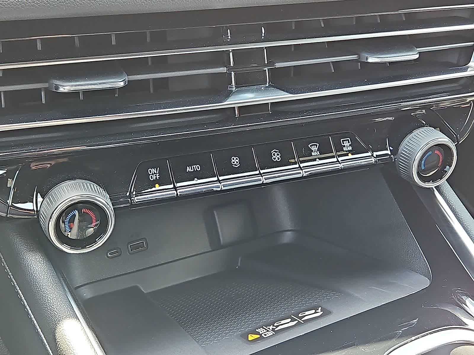 Thumbnail: 2025 Chevrolet Traverse - 10