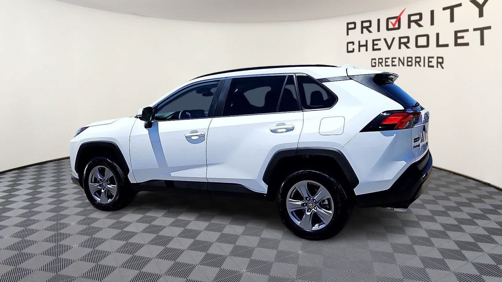 Thumbnail: 2022 Toyota RAV4 - 6