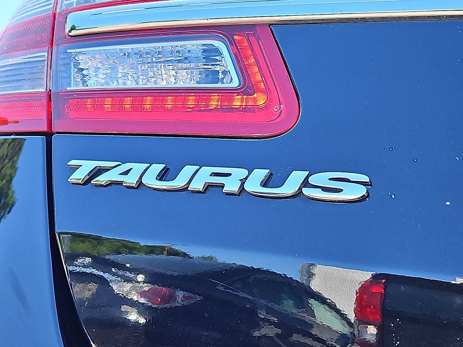 Thumbnail: 2018 Ford Taurus - 35