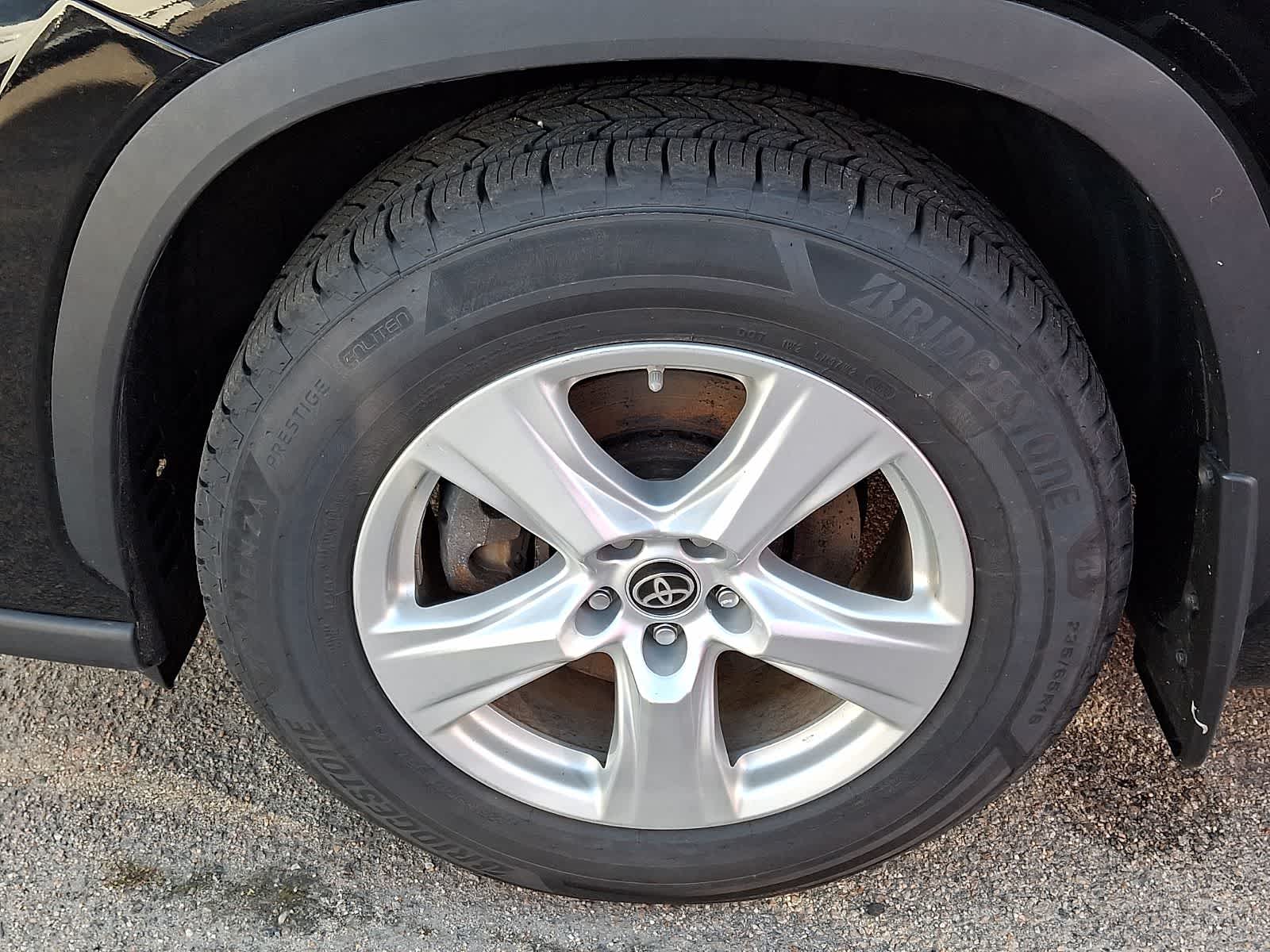 Thumbnail: 2023 Toyota Highlander - 6