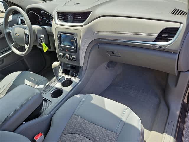 Thumbnail: 2017 Chevrolet Traverse - 32