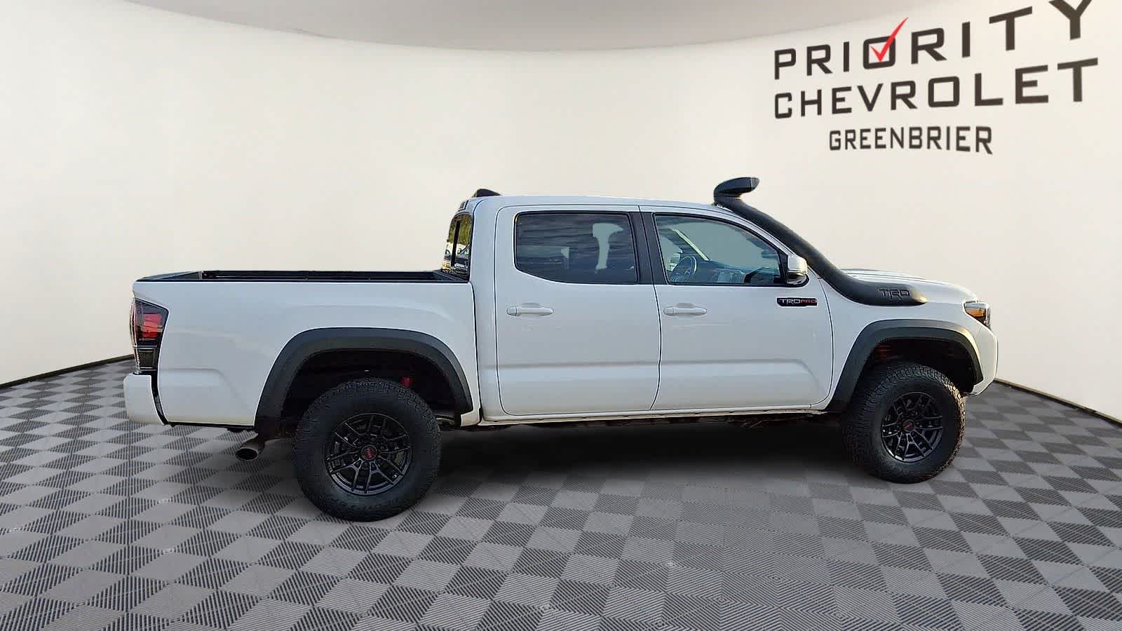 Thumbnail: 2020 Toyota Tacoma - 9