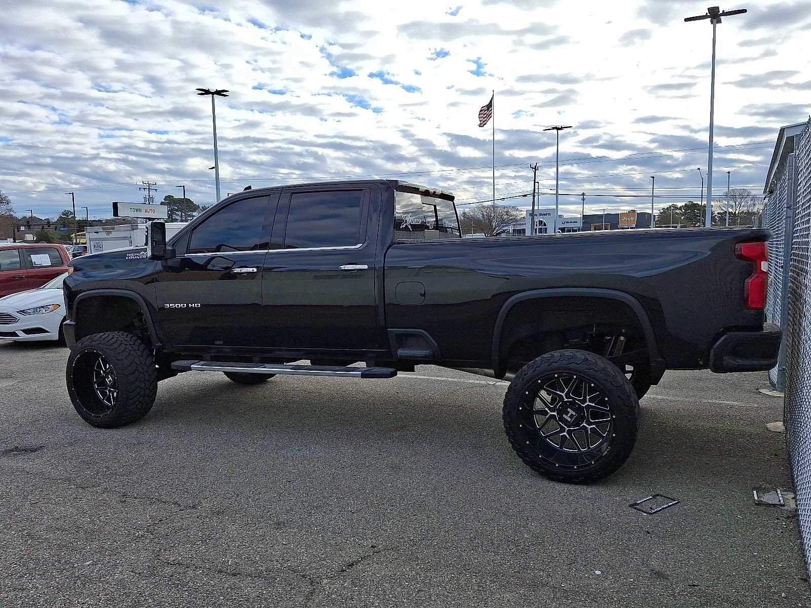 Thumbnail: 2022 Chevrolet Silverado 3500 - 4