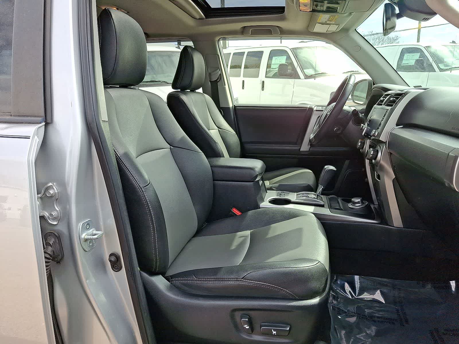 Thumbnail: 2020 Toyota 4Runner - 34