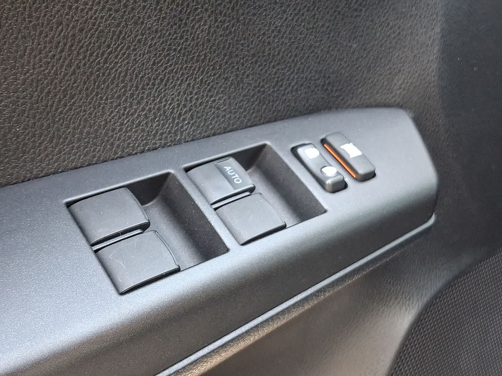 Thumbnail: 2017 Toyota RAV4 - 28