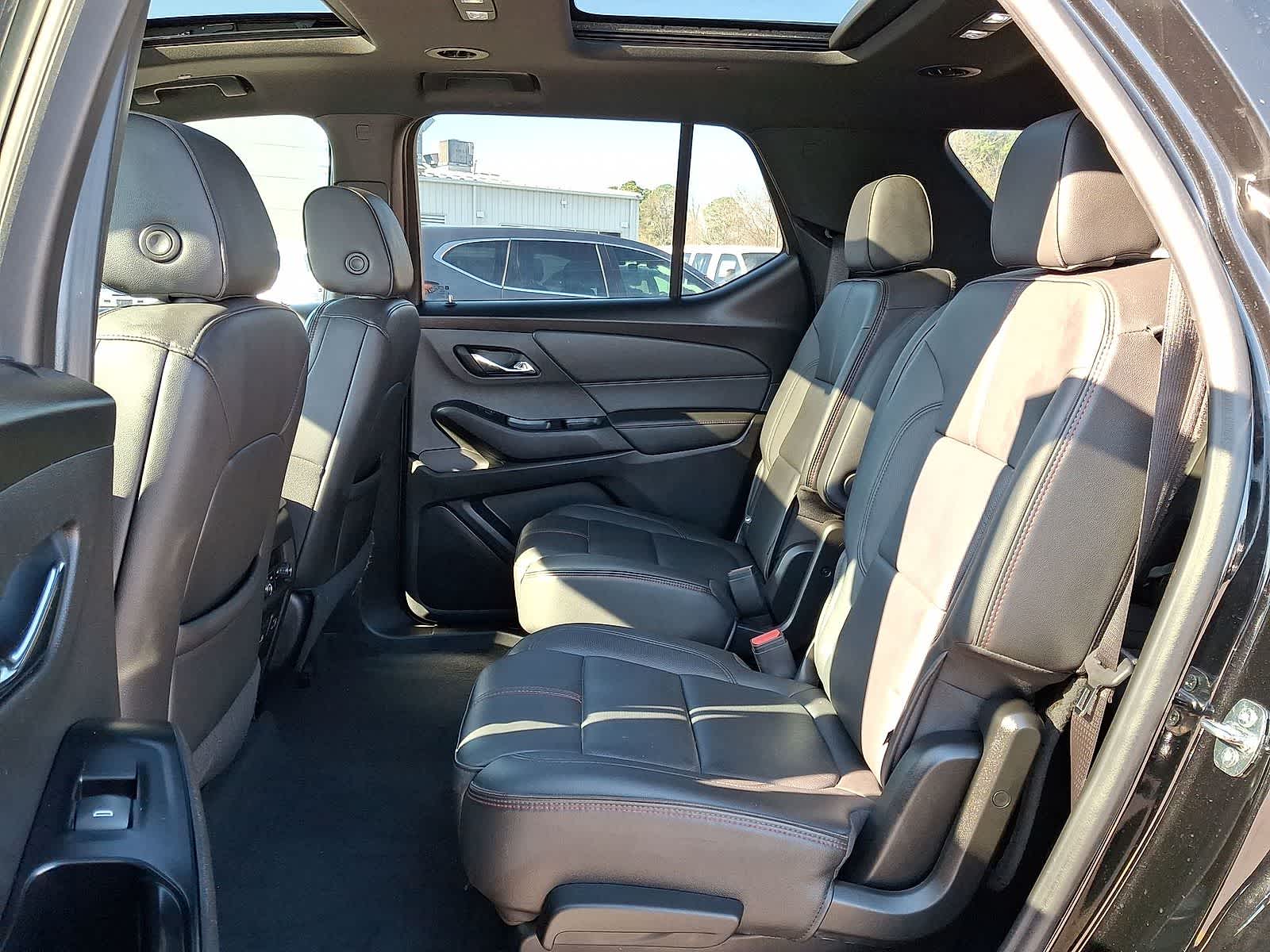 Thumbnail: 2023 Chevrolet Traverse - 32