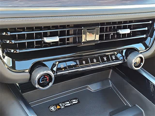 Thumbnail: 2026 Chevrolet Suburban - 14