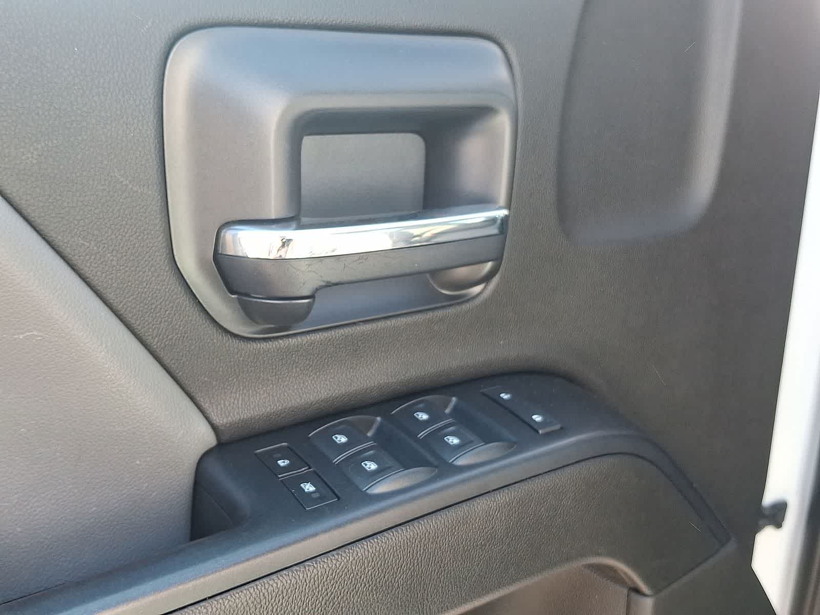 Thumbnail: 2018 Chevrolet Silverado 1500 - 30