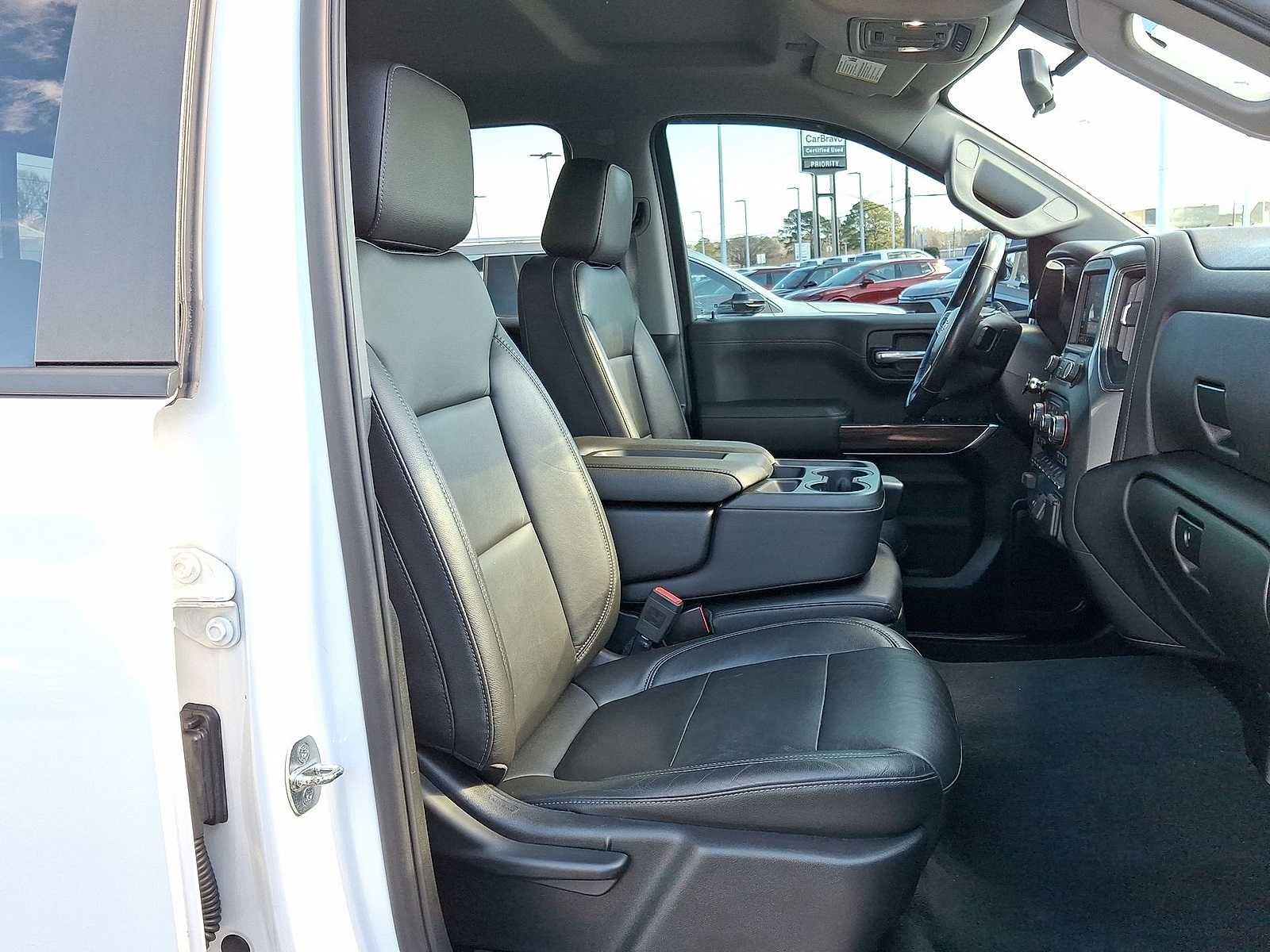 Thumbnail: 2019 Chevrolet Silverado 1500 - 32