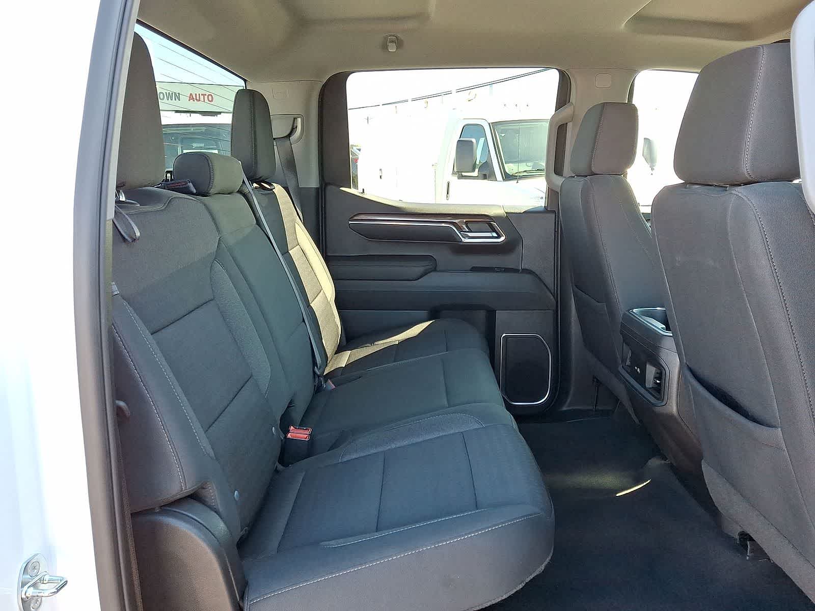 Thumbnail: 2023 Chevrolet Silverado 1500 - 31