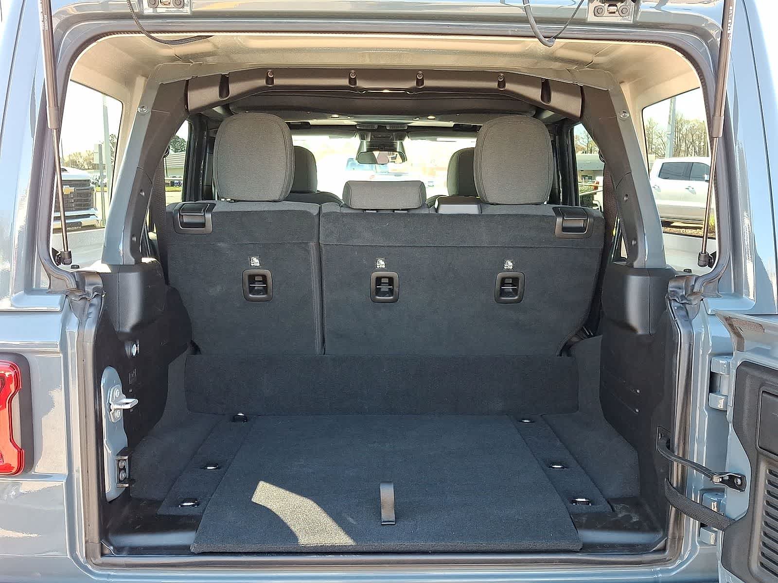 Thumbnail: 2025 Jeep Wrangler - 30