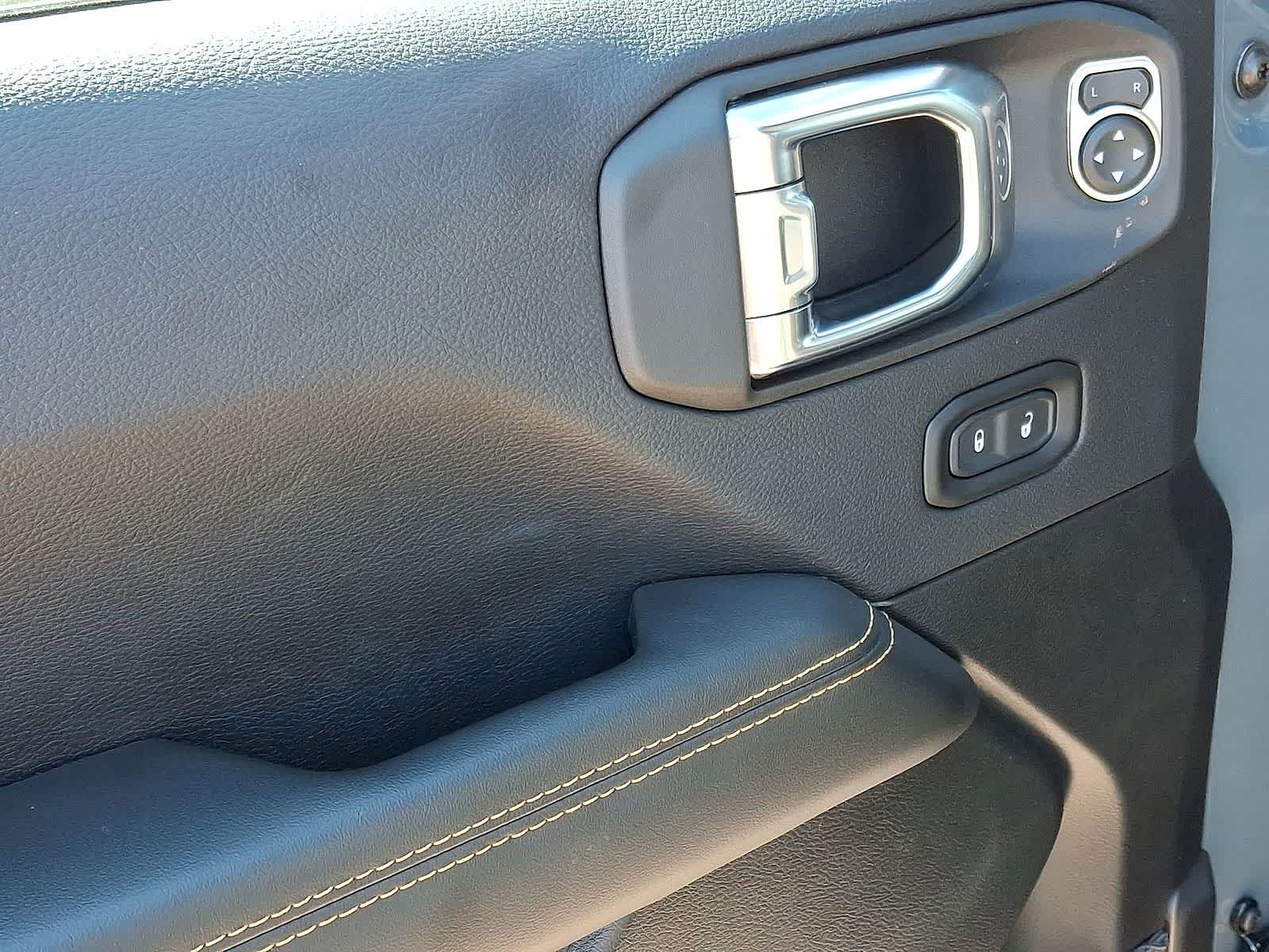 Thumbnail: 2025 Jeep Wrangler - 28