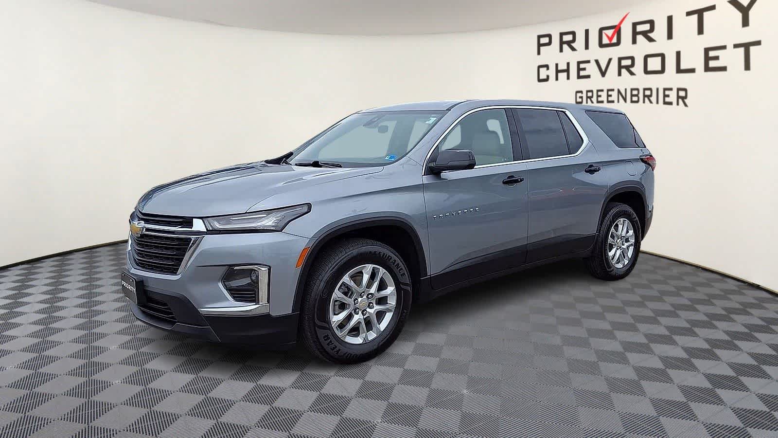 Thumbnail: 2023 Chevrolet Traverse - 4