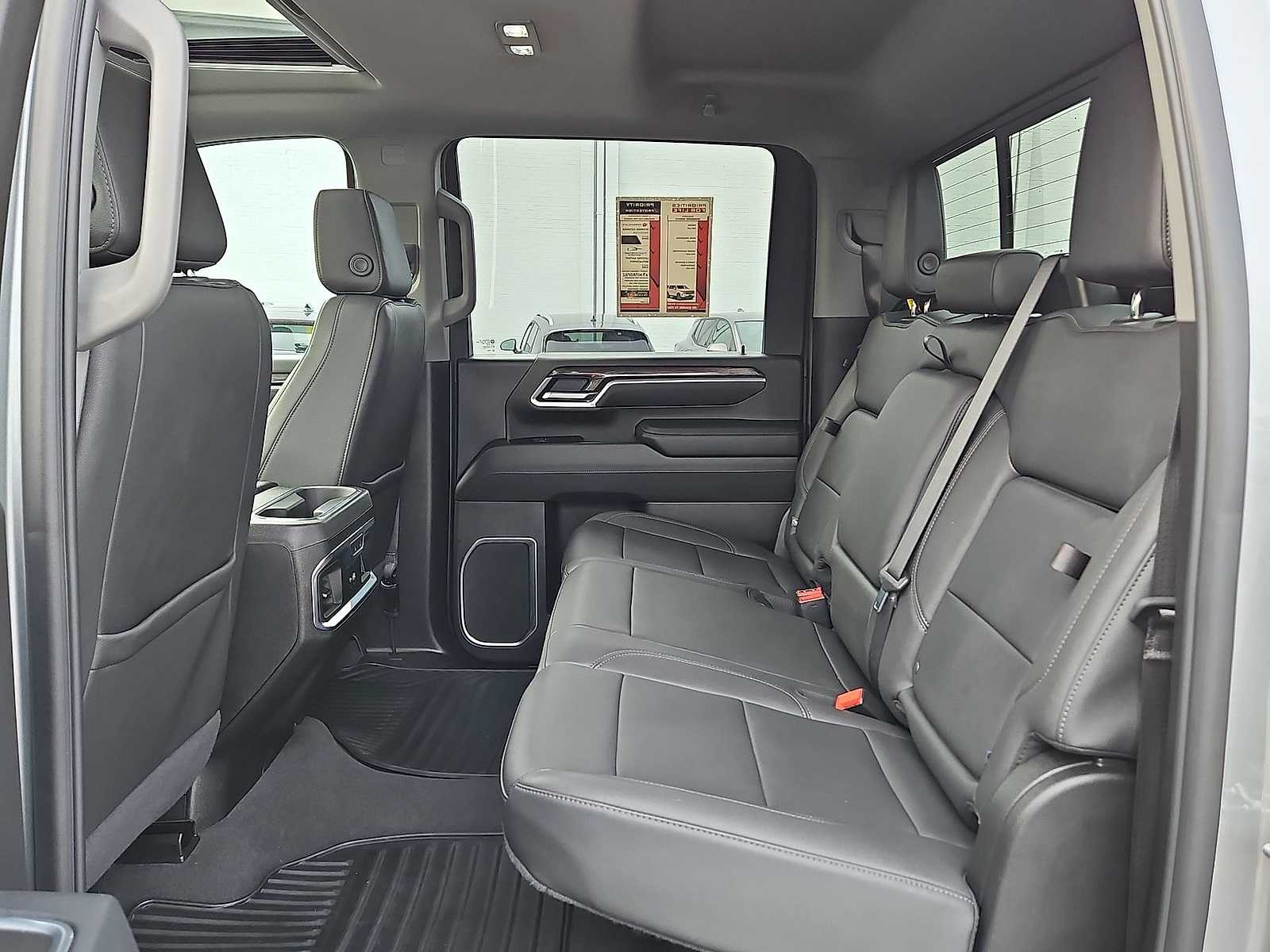 Thumbnail: 2025 Chevrolet Silverado 3500 - 32