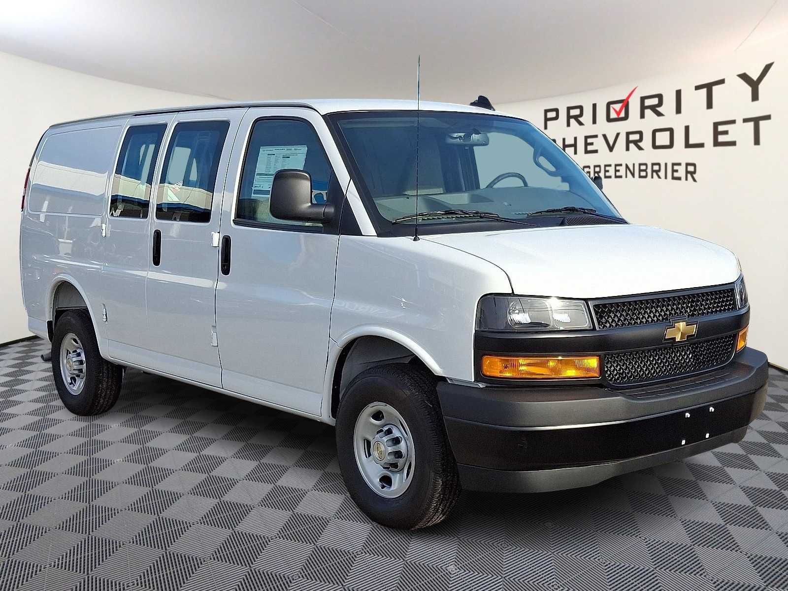 Thumbnail: 2025 Chevrolet Express - 3