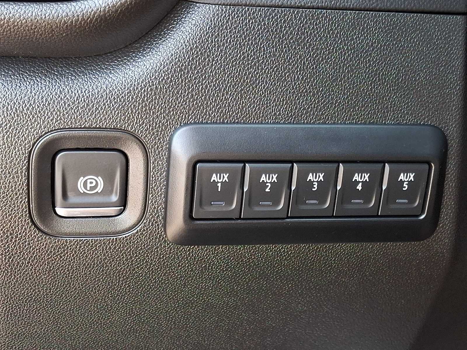 Thumbnail: 2026 Chevrolet Silverado 2500 - 19