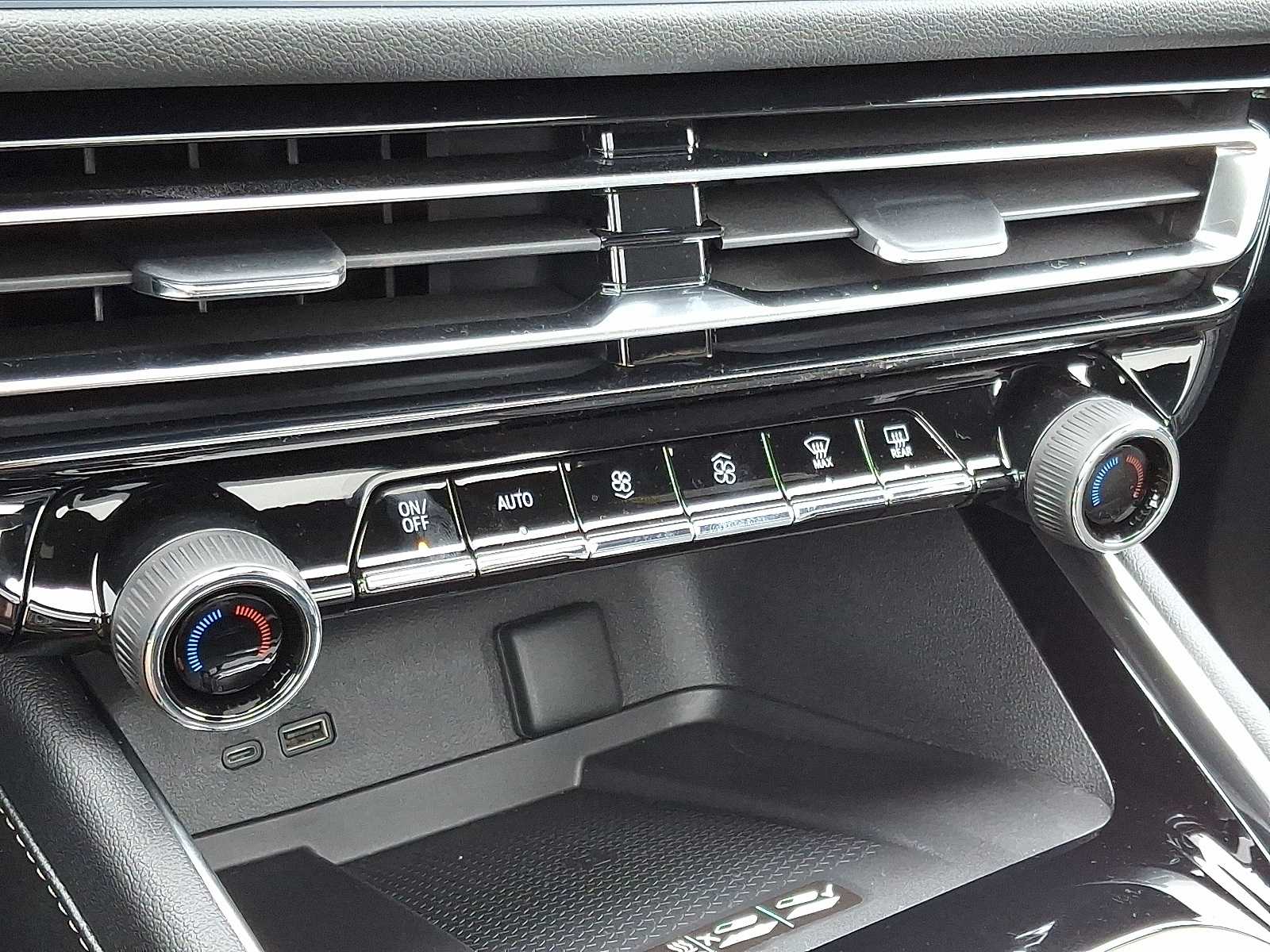 Thumbnail: 2026 Chevrolet Traverse - 11