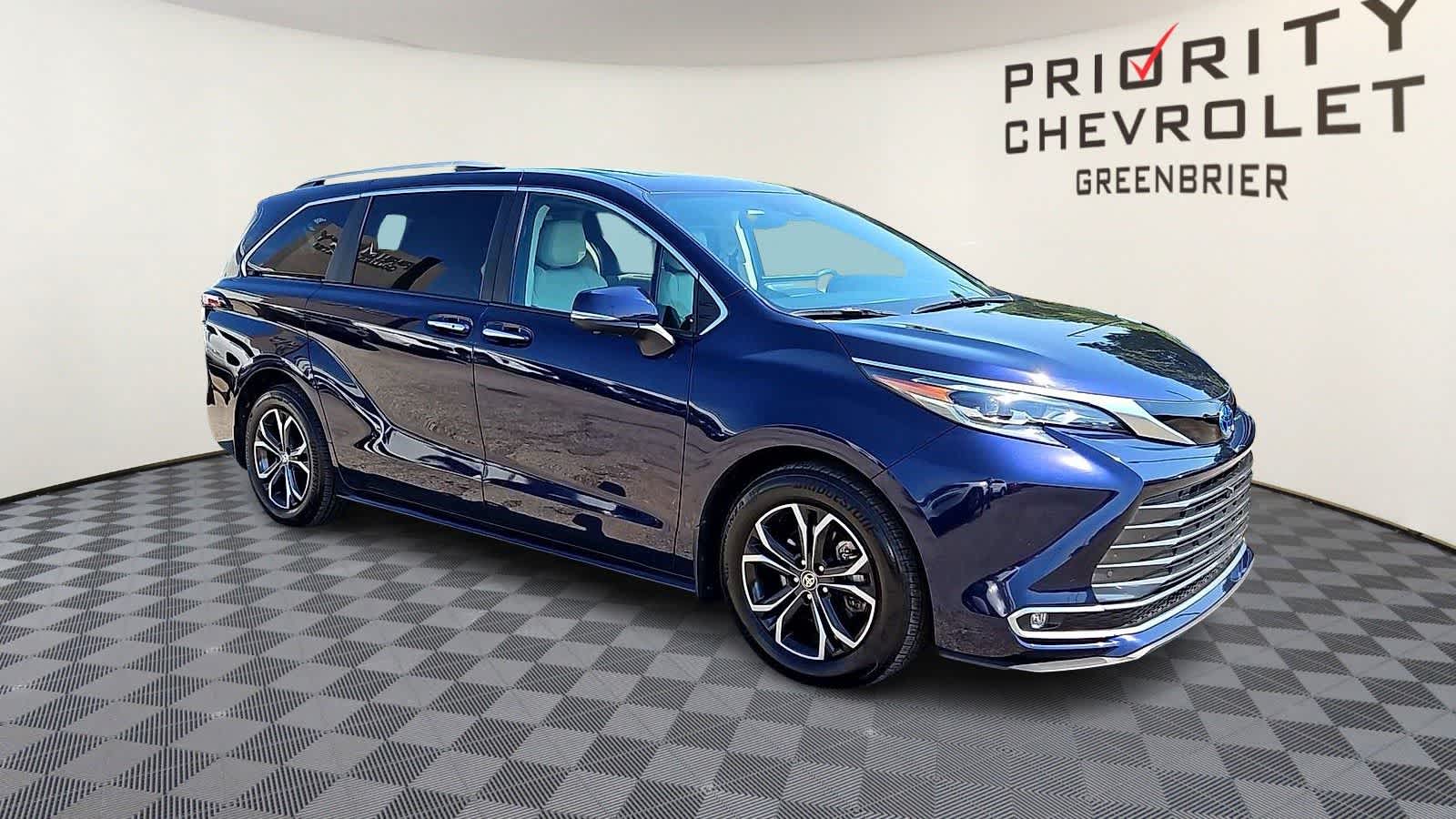 Thumbnail: 2025 Toyota Sienna - 2