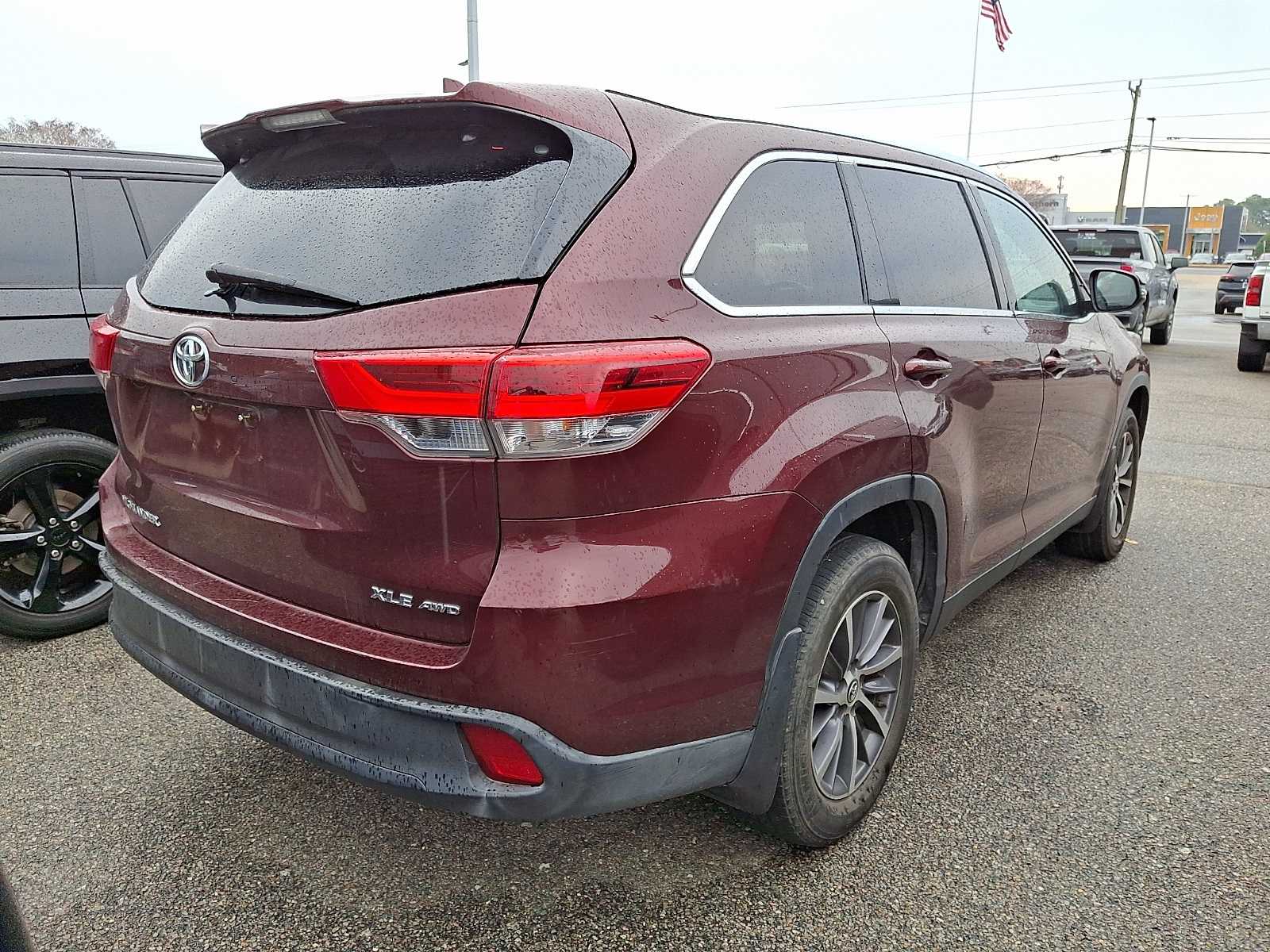 Thumbnail: 2019 Toyota Highlander - 3