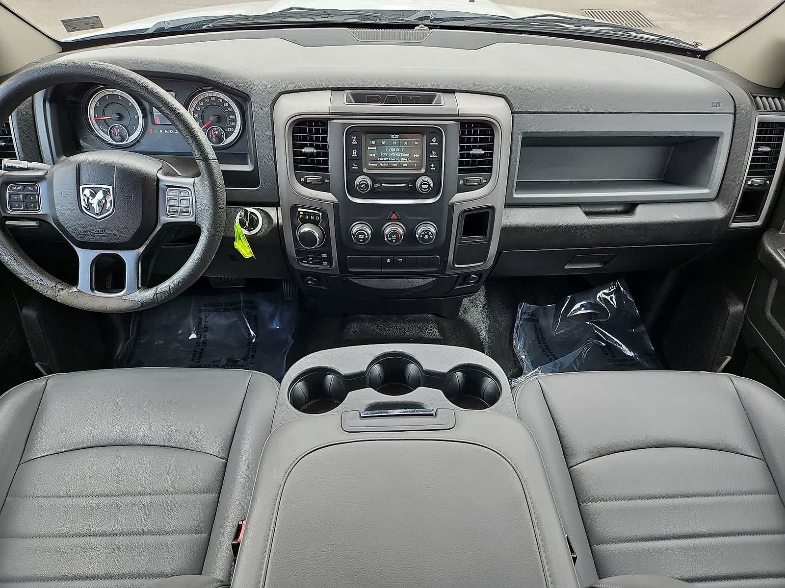 Thumbnail: 2019 RAM 1500 Classic - 11