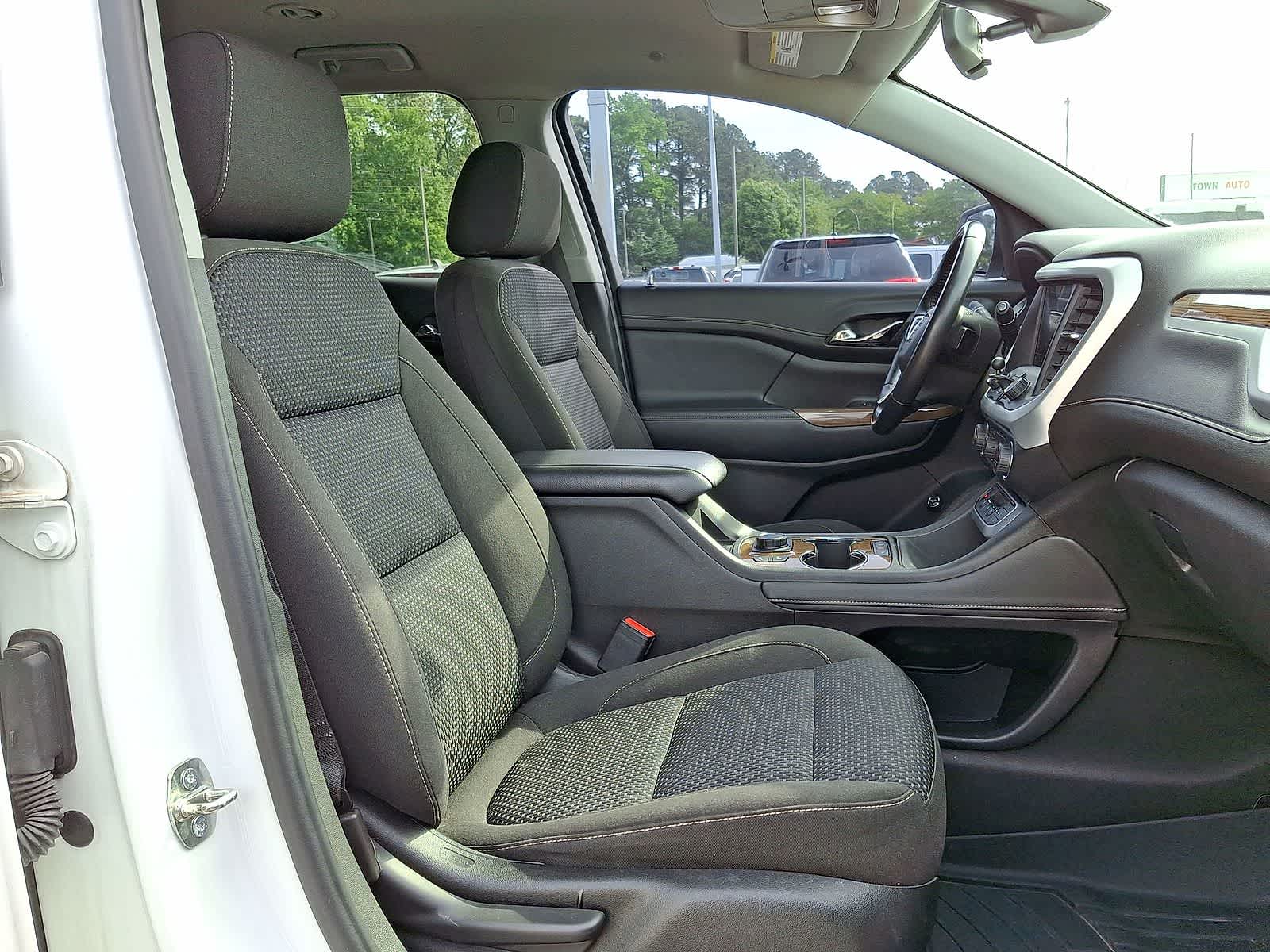 Thumbnail: 2020 GMC Acadia - 32