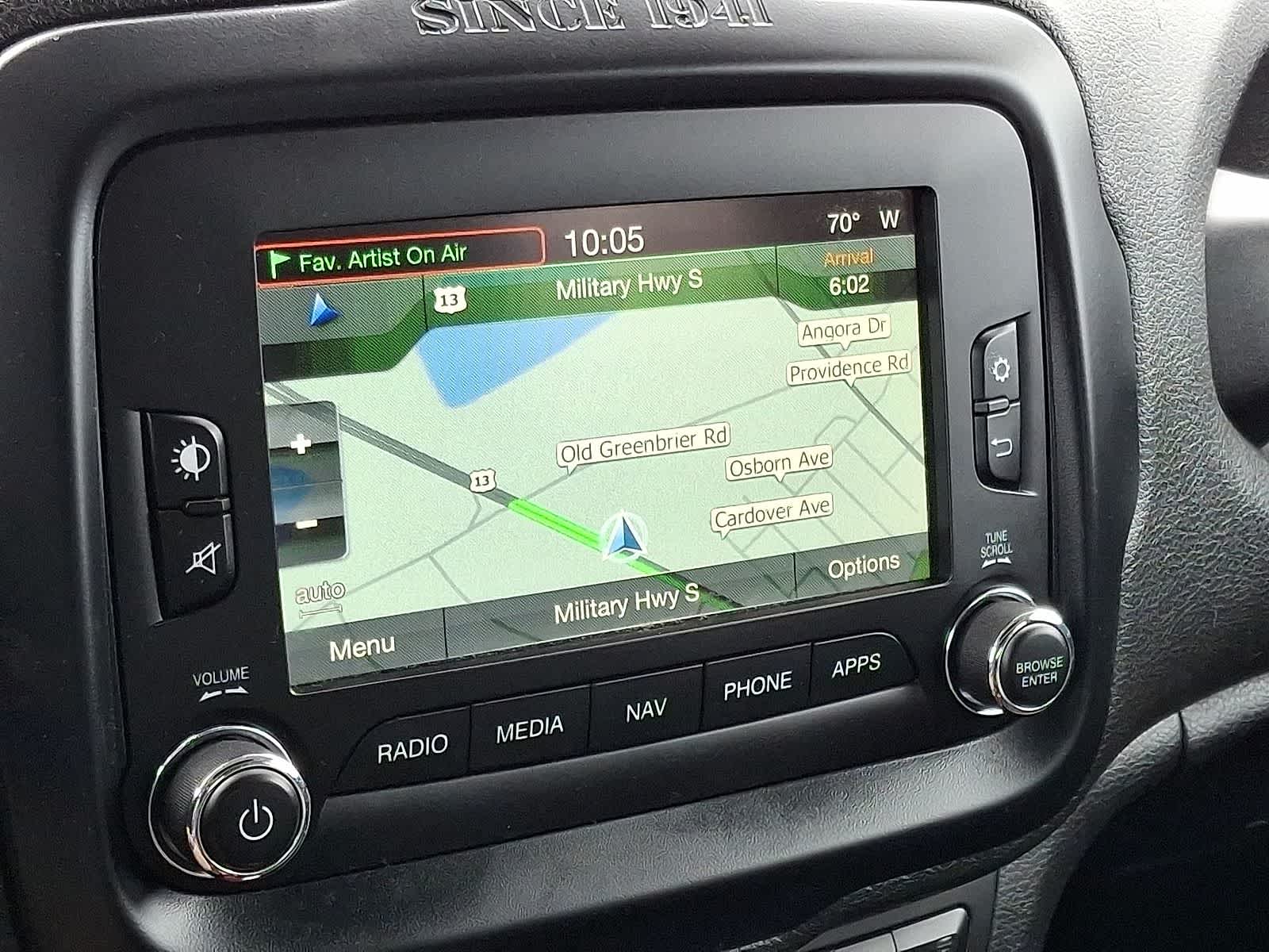 Thumbnail: 2016 Jeep Renegade - 20