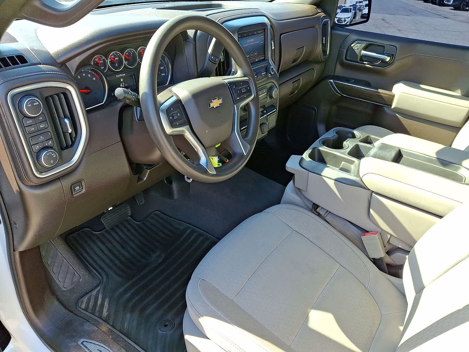 Thumbnail: 2020 Chevrolet Silverado 1500 - 16