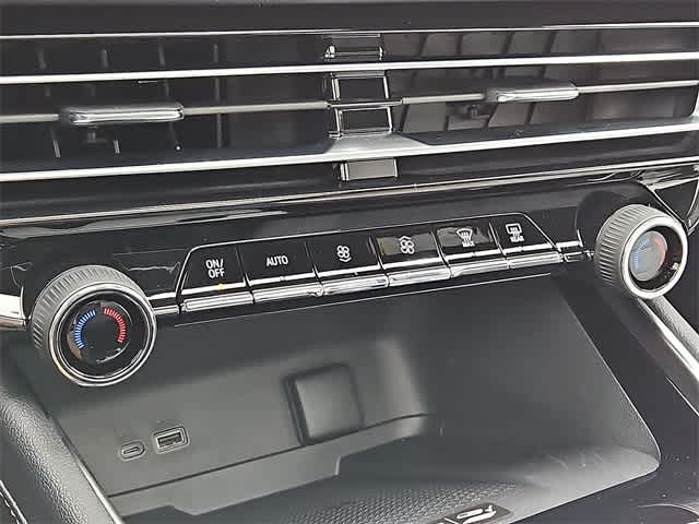 Thumbnail: 2026 Chevrolet Traverse - 15