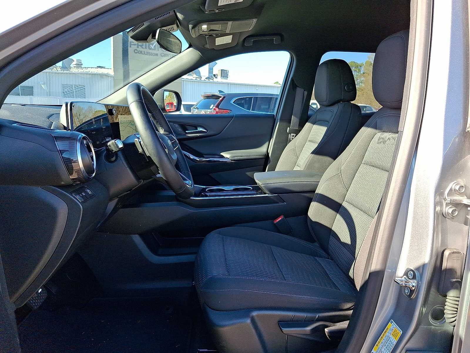 Thumbnail: 2025 Chevrolet Equinox - 25