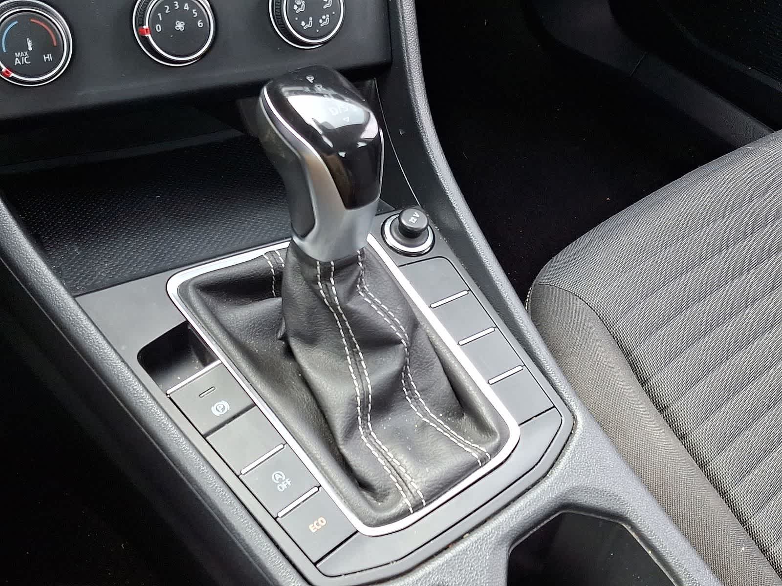 Thumbnail: 2024 Volkswagen Jetta - 21