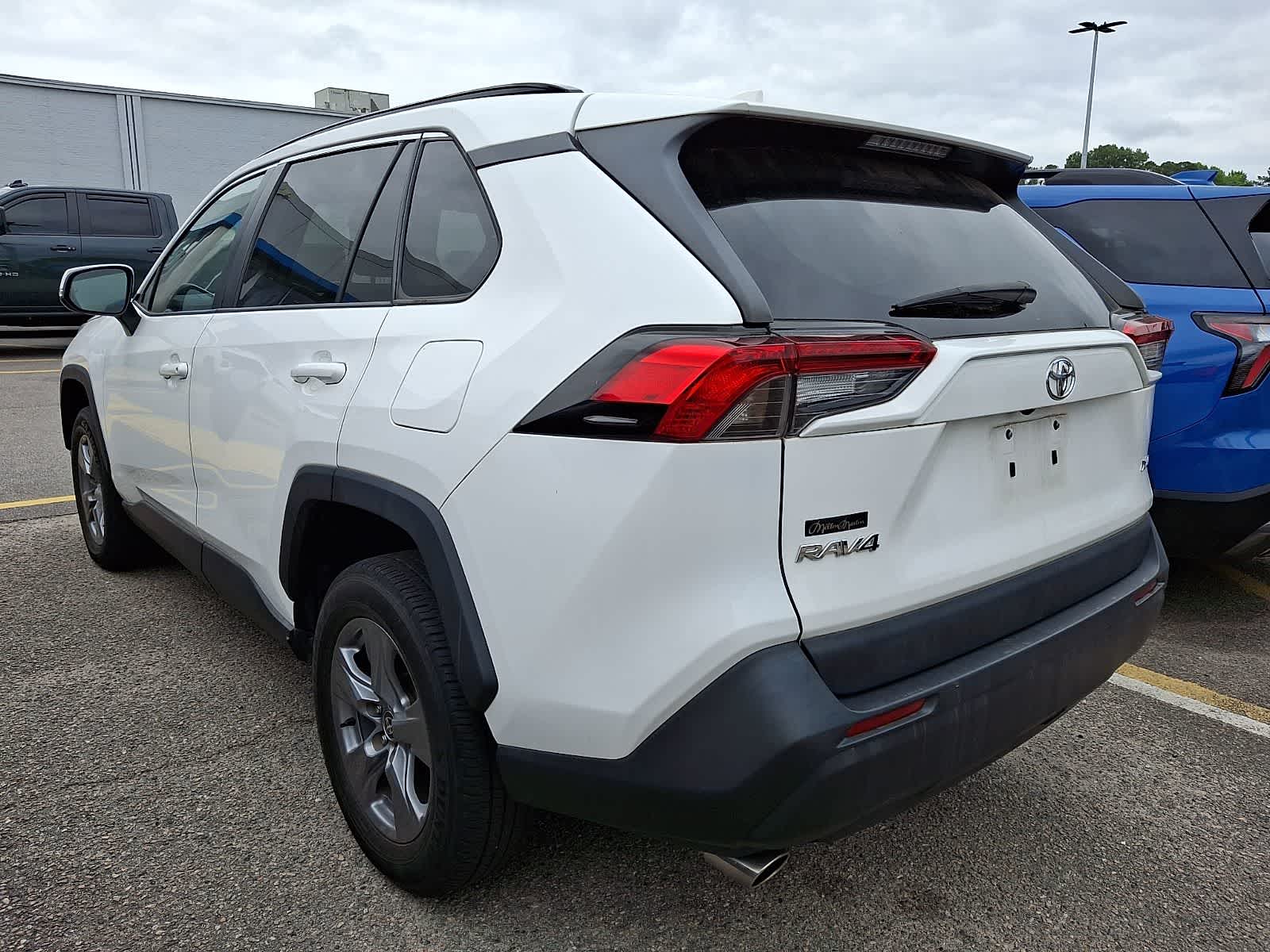 Thumbnail: 2022 Toyota RAV4 - 4