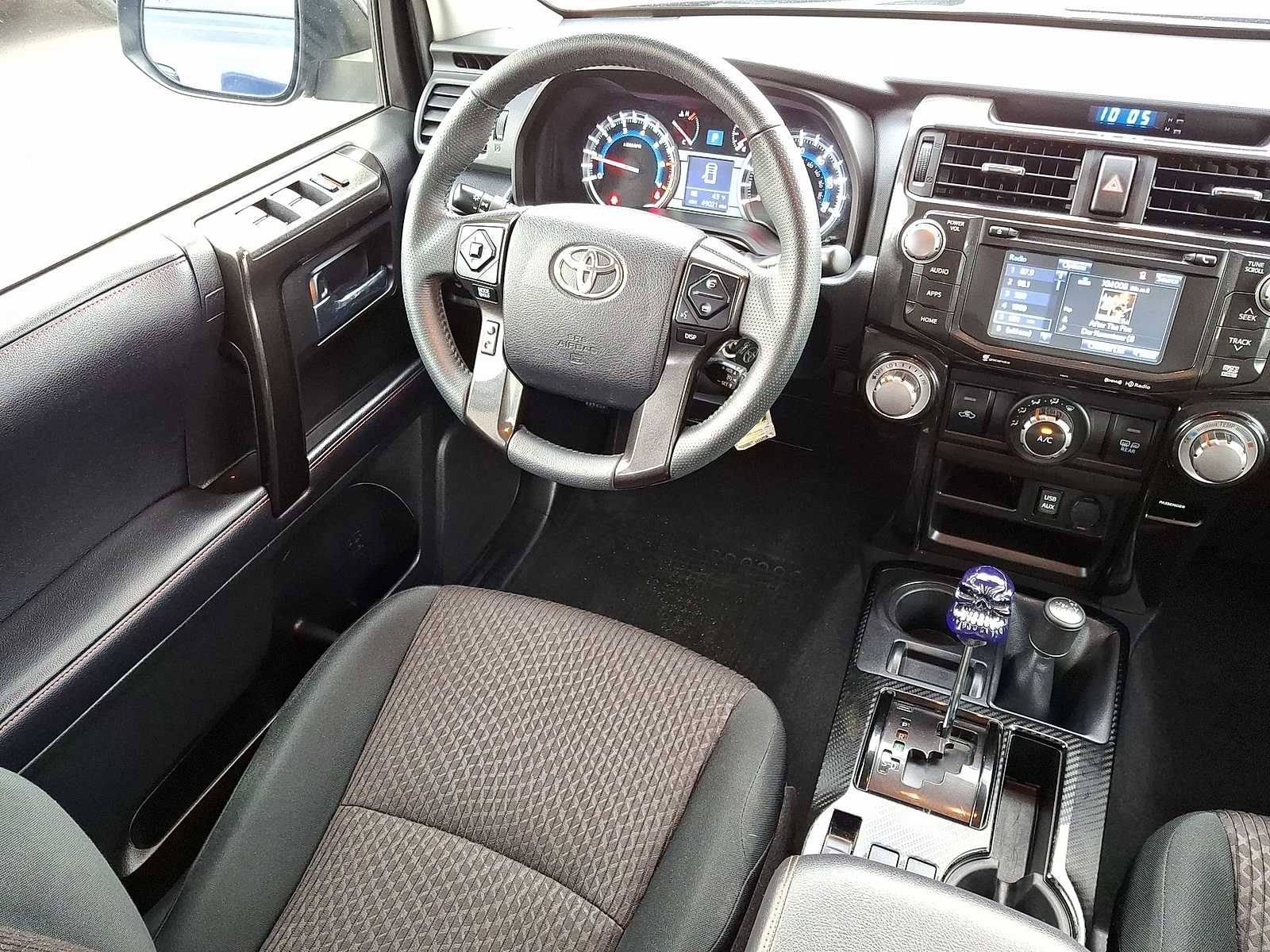 Thumbnail: 2019 Toyota 4Runner - 10