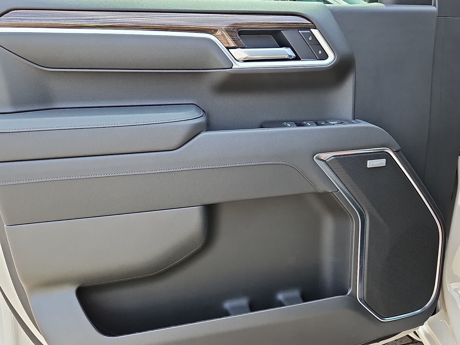 Thumbnail: 2026 Chevrolet Silverado 1500 - 10