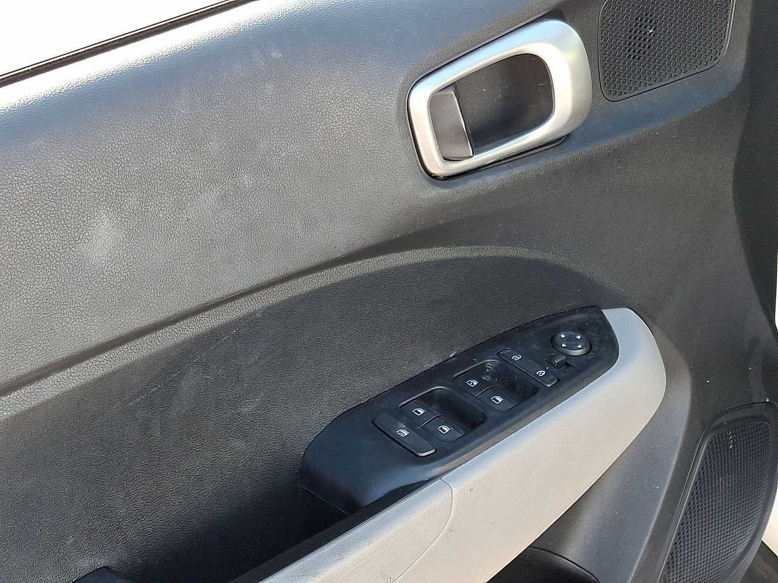 Thumbnail: 2024 Hyundai Venue - 28