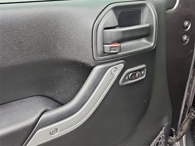 Thumbnail: 2017 Jeep Wrangler - 25