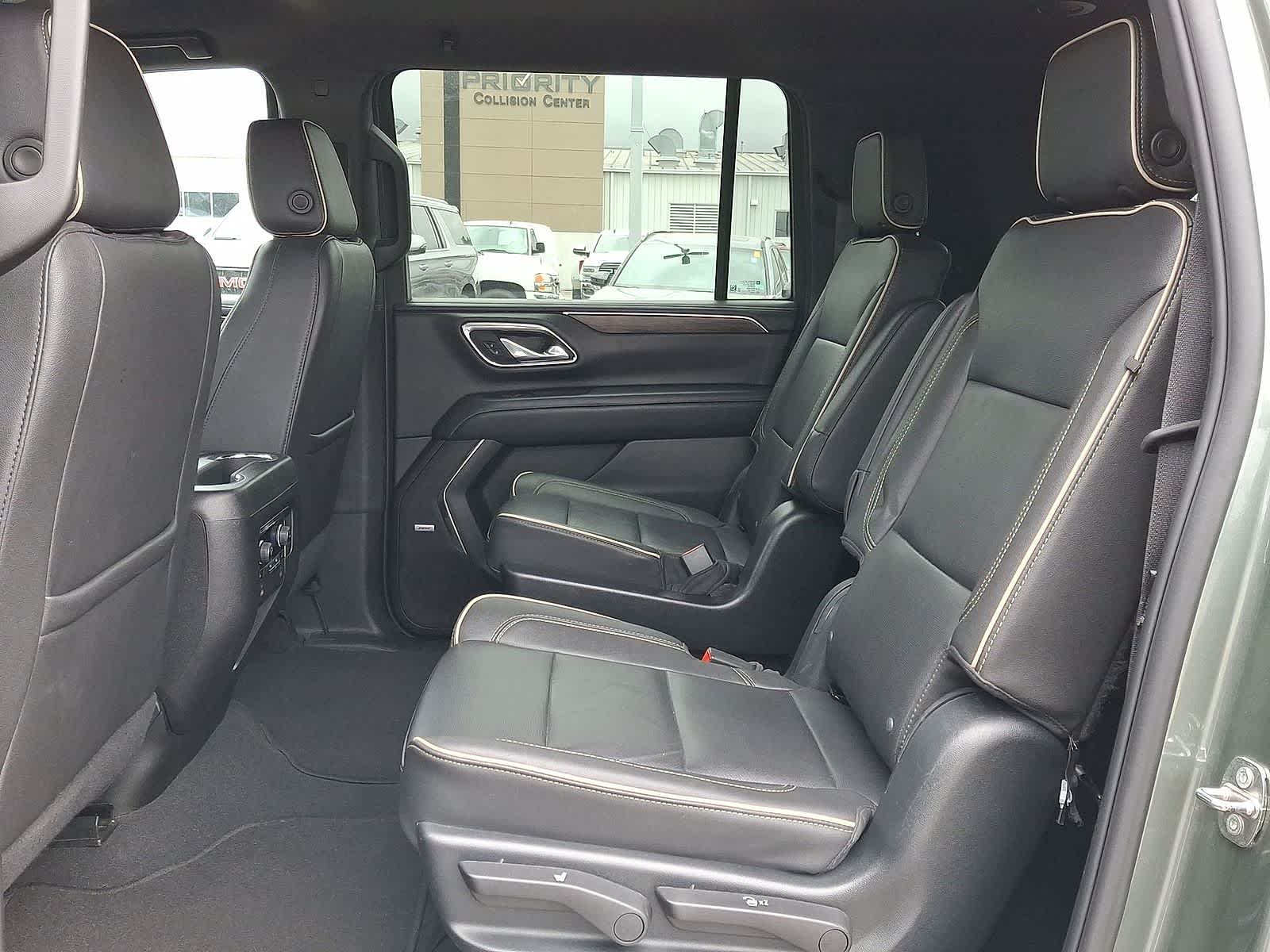 Thumbnail: 2023 Chevrolet Suburban - 30