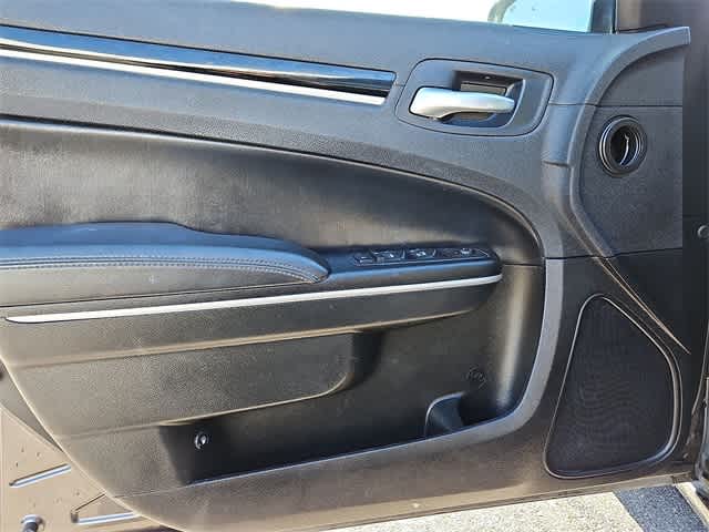 Thumbnail: 2023 Chrysler 300 - 27