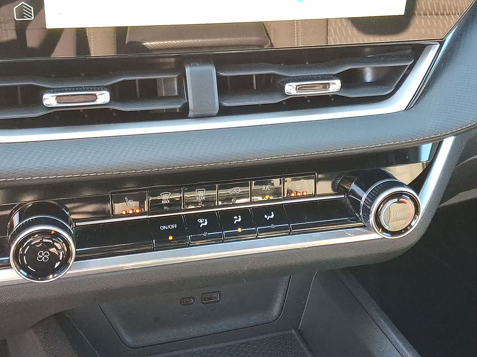 Thumbnail: 2025 Chevrolet Equinox - 24