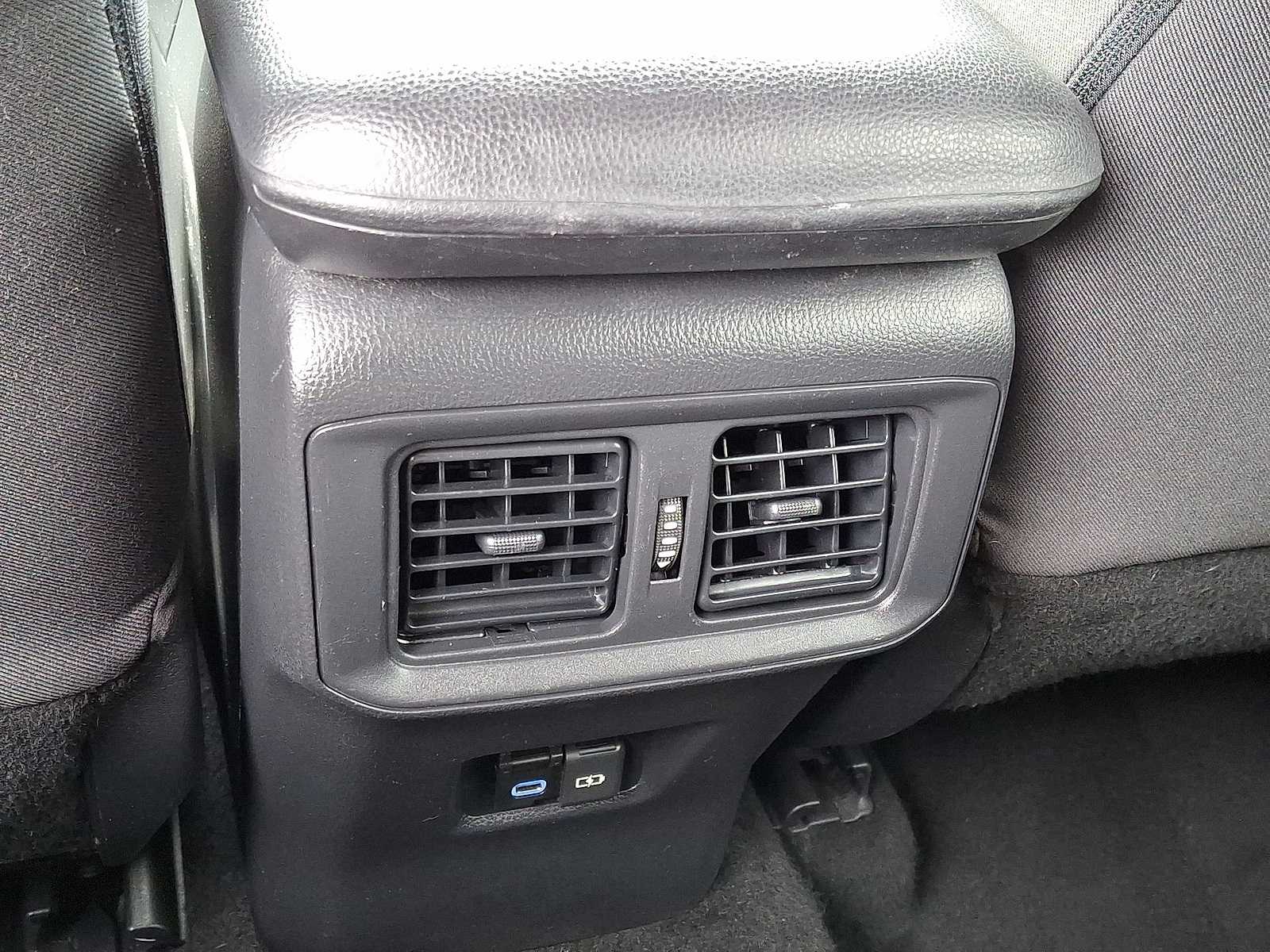 Thumbnail: 2022 Toyota RAV4 - 26