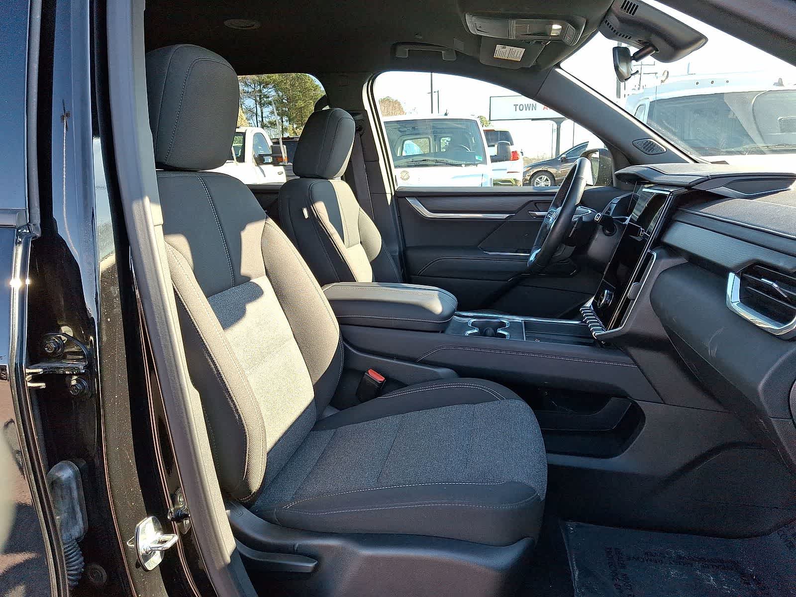 Thumbnail: 2025 GMC Acadia - 34