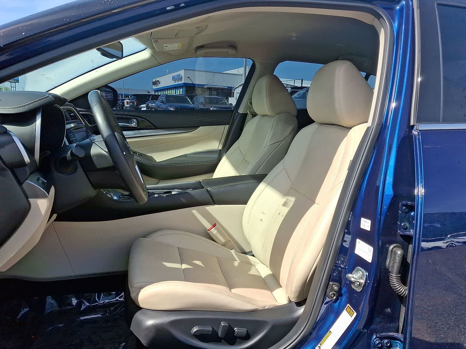 Thumbnail: 2019 Nissan Maxima - 25