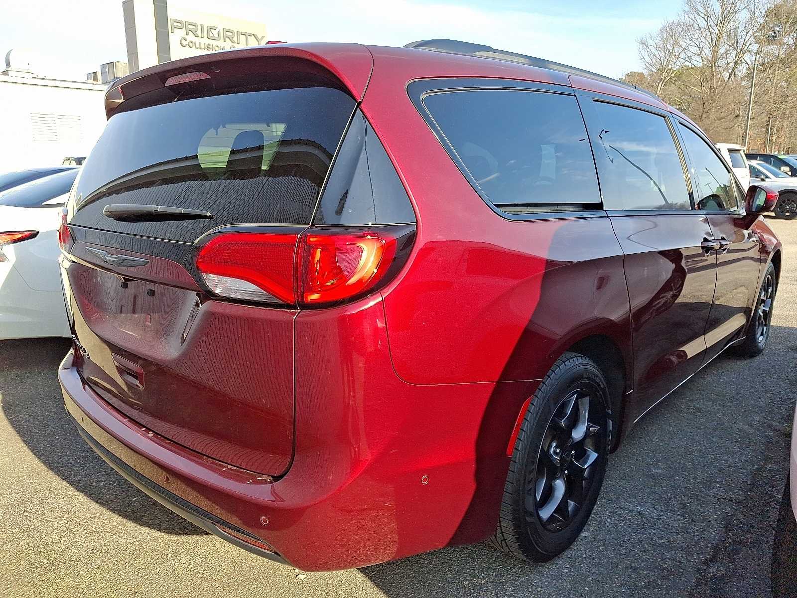 Thumbnail: 2019 Chrysler Pacifica - 3