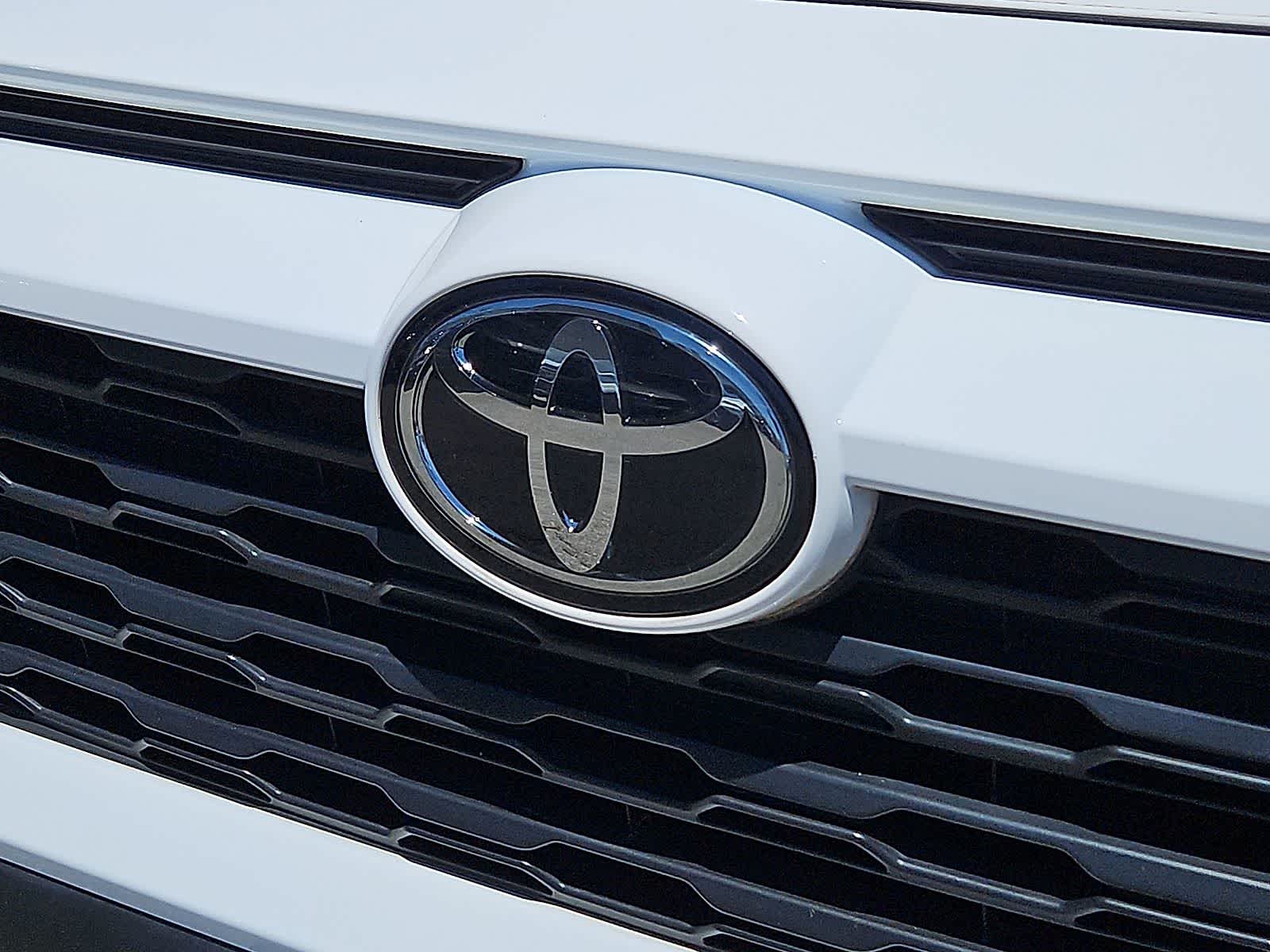 Thumbnail: 2022 Toyota RAV4 - 35