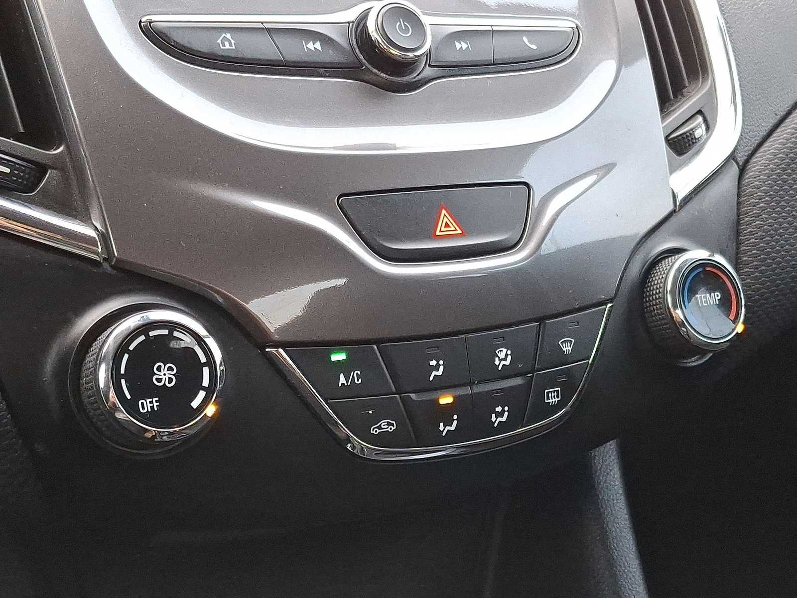 Thumbnail: 2017 Chevrolet Cruze - 22