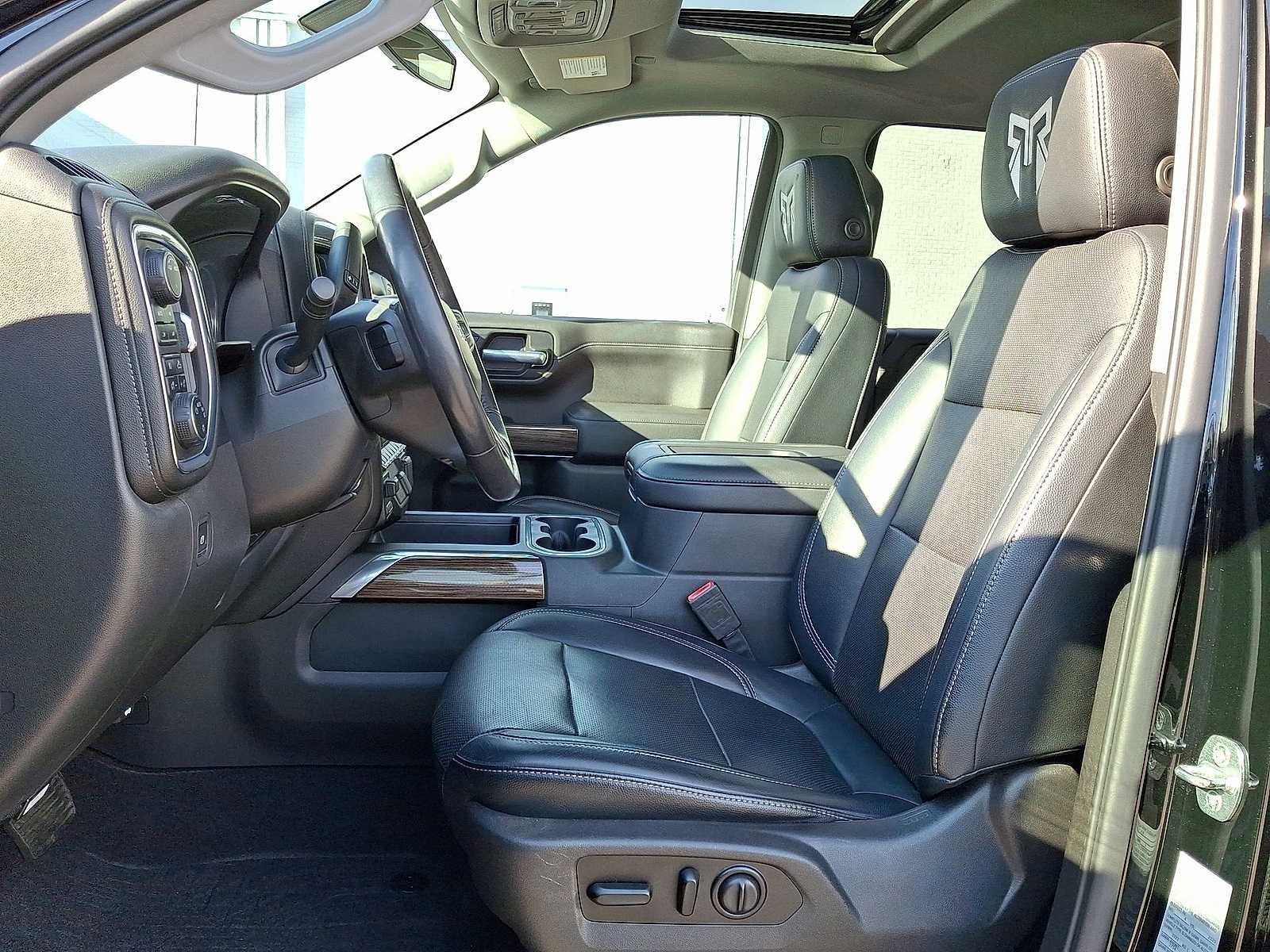 Thumbnail: 2020 Chevrolet Silverado 1500 - 25