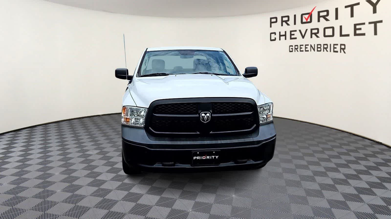 Thumbnail: 2019 RAM 1500 Classic - 3