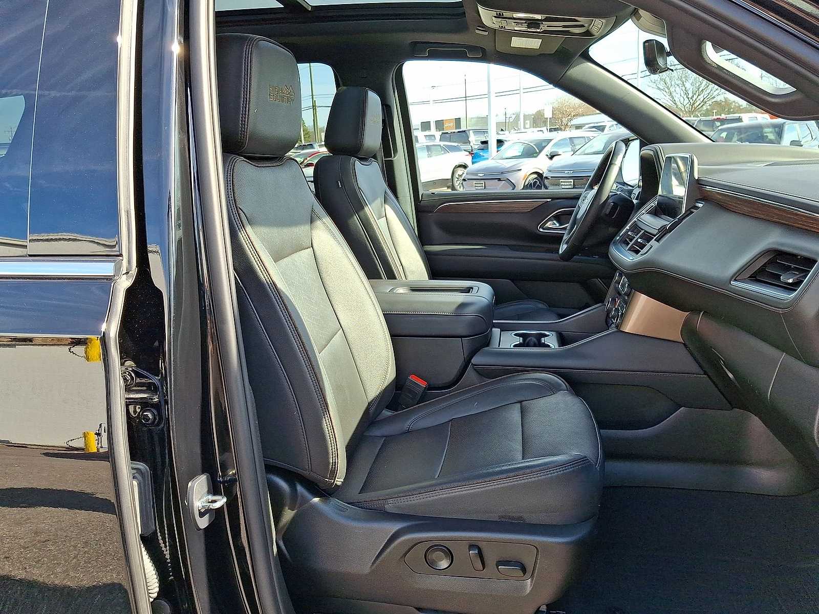 Thumbnail: 2023 Chevrolet Tahoe - 34