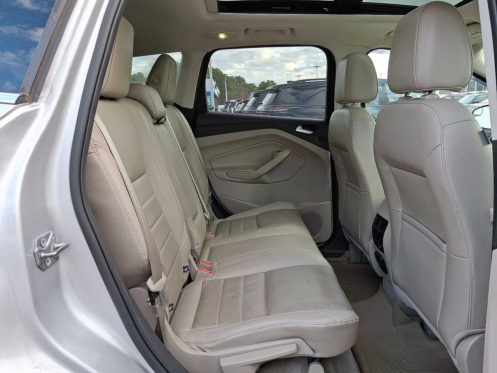 Thumbnail: 2015 Ford Escape - 32