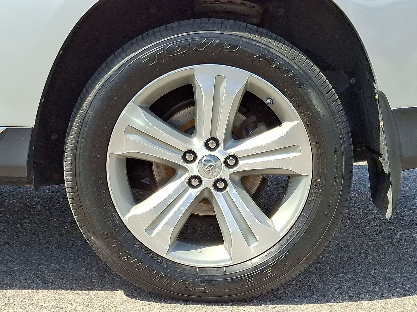 Thumbnail: 2012 Toyota Highlander - 40